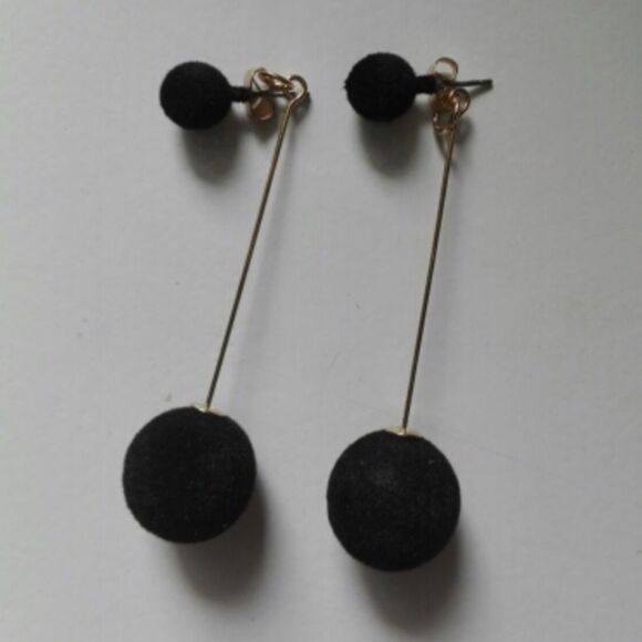 (B1) Black Velvet Ball Earrings - Picture 3 of 3